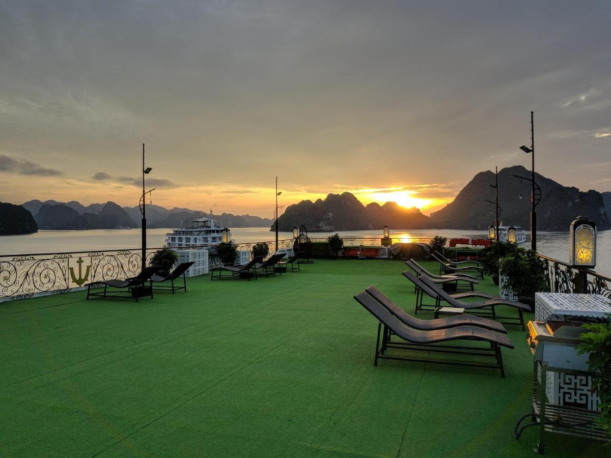 Halong Aquamarine Royal Cruise Hotel Ха Лонг Екстериор снимка