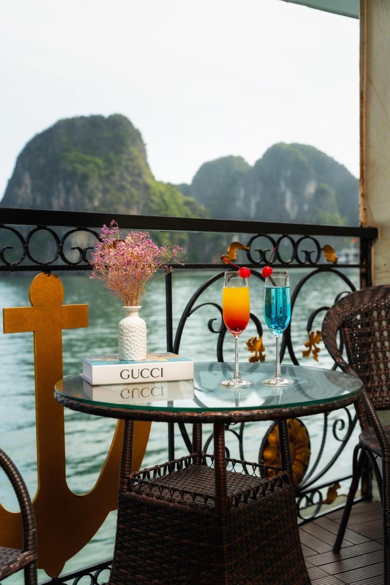 Halong Aquamarine Royal Cruise Hotel Ха Лонг Екстериор снимка